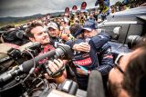 Carlos Sainz, Lucas Cruz a jejich PEUGEOT 3008DKR Maxi triumfovali v Rallye Dakar